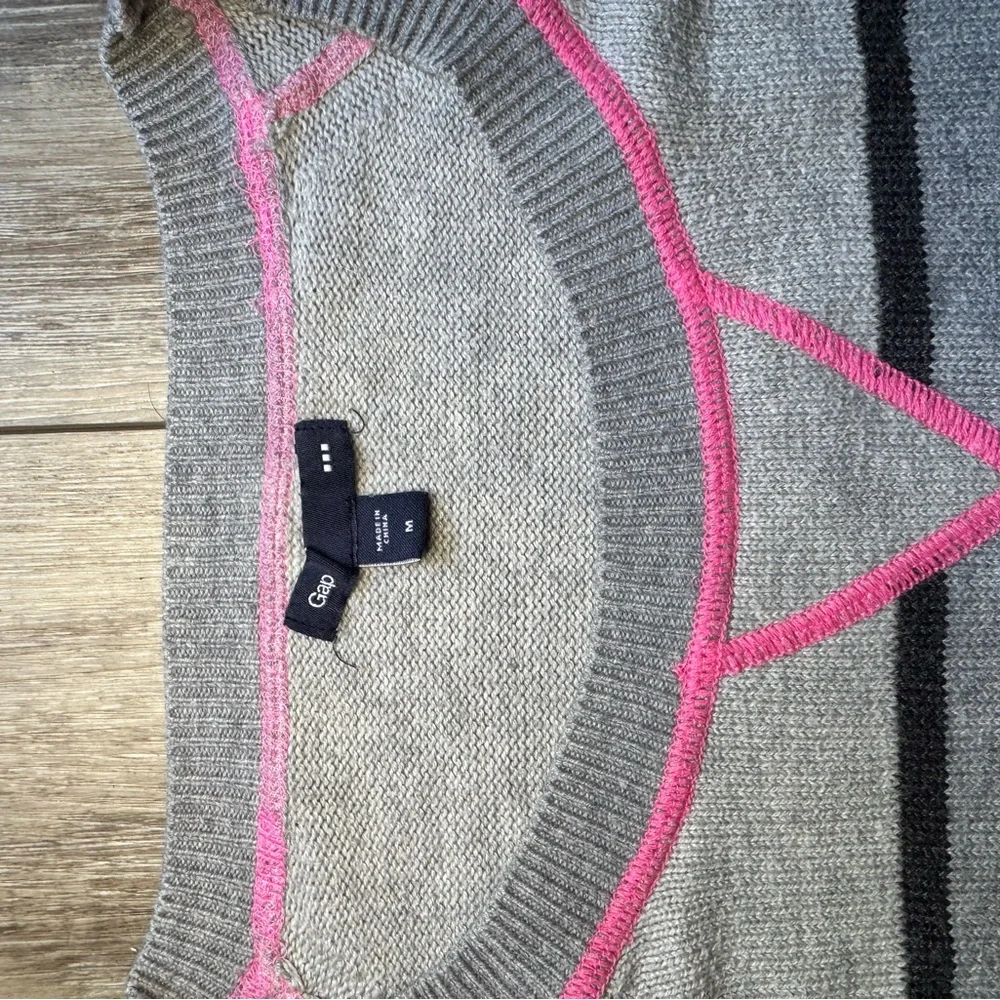 GAP Women's Sweater in Gray and Pink Stripes - Picture 3 of 3